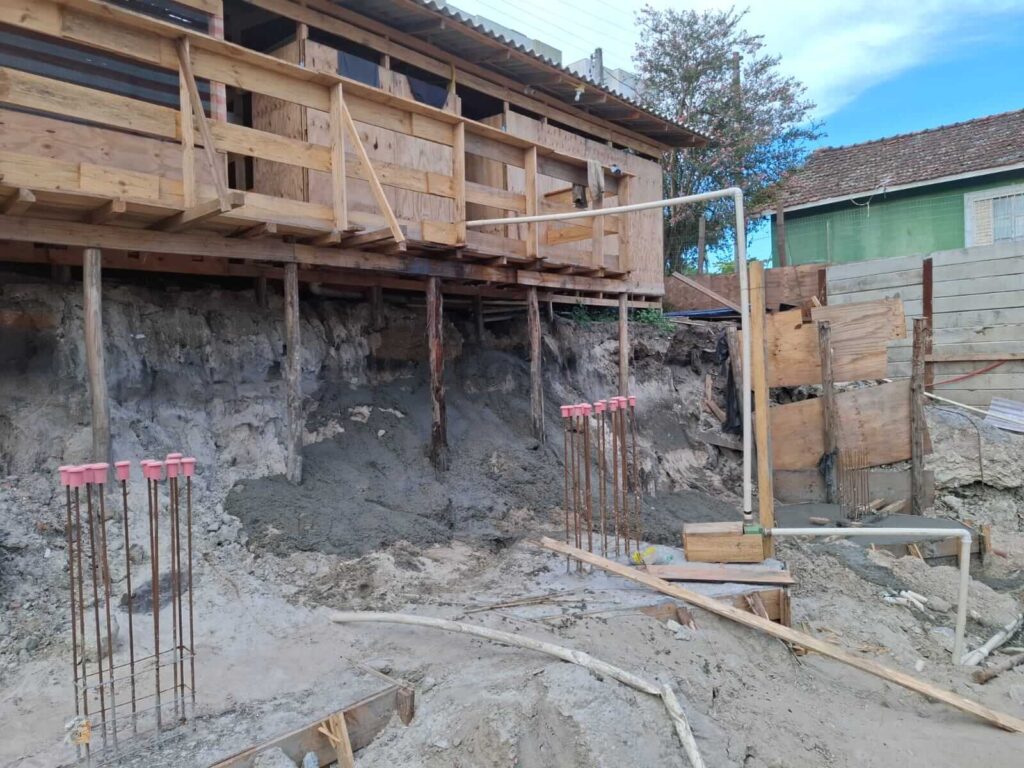 estrutura de fundação BG canas - homem trabalhando